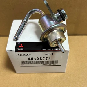 NEW Mitsubishi Genuine 2003-2006 Montero Fuel Pressure Regulator MN135774 OEM - Picture 1 of 1