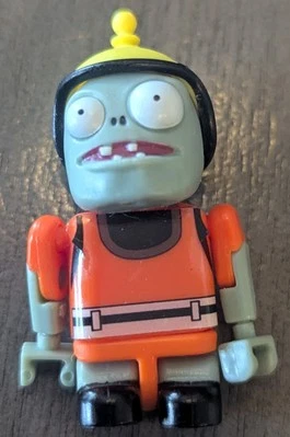 PVZ Antenna Helmet Imp Zombie Knex Minifigure, Plants Vs Zombies - Rare - Image 1 of 2
