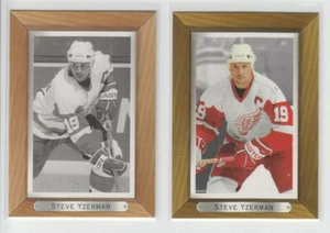 03/04 UD Beehive Detroit Red Wings Steve Yzerman Image Variation + Base card #75 - Picture 1 of 2