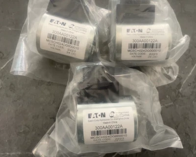 1PC New Eaton Vickers 300AA00122A MCSCH024DG000010 Solenoid Valve Coil 24VDC - Image 1 of 2