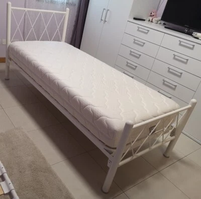 n.2 Letti singoli con materasso - Immagine 1 di 4