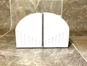 Target Bullseye Playground Farmhouse Bookends in White Bookshelf Decor New - Picture 1 of 2