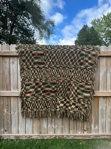 Vtg Handmade Afghan Crochet Blanket Knit Throw Boho Brown Green Zig Zag 55 x 60 - Bild 1 von 7