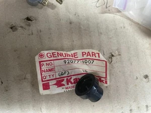 Seat Stop Knob AR50 AR80 KE175 92077-1007 Genuine Kawasaki NOS - Picture 1 of 4
