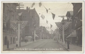 Burlington 1909, Vermont - FOTO REAL Church Street, banderas americanas y banderines - Imagen 1 de 2