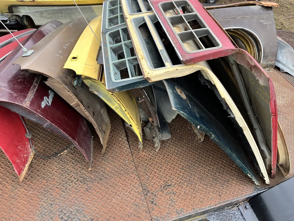 1976 1977 年雪佛兰雪佛兰雪佛兰帽,通用原装,形状良好,雪佛兰 — 第 1/1 张图片