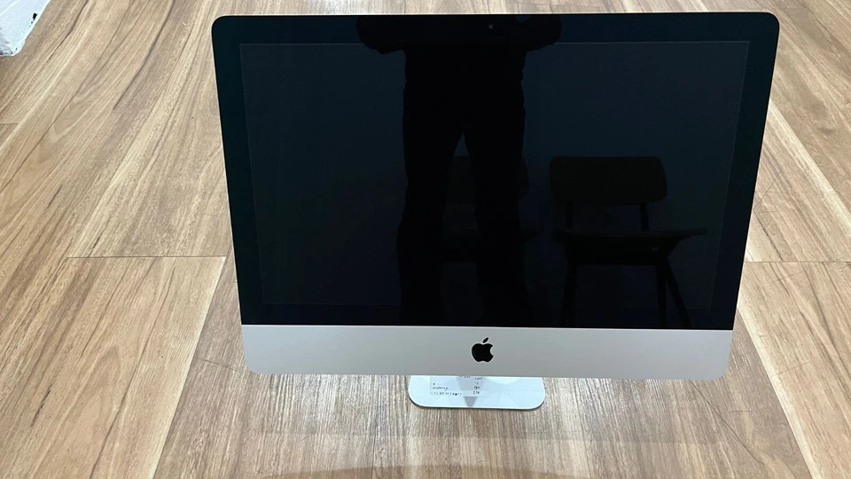 Apple iMac 21.5" A1418 Core i5-5th Gen 2.8GHz, 8GB 1TB FD EMC 2638 Grade A - Image 1 of 4