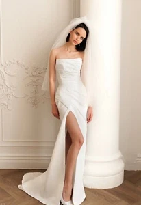 Minimalistisches Silhouette Brautkleid (XS) - Bild 1 von 4