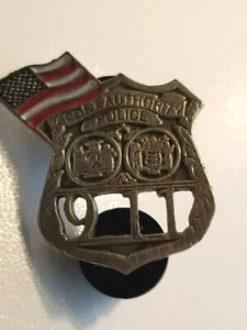 9/11/01 AUTORIDAD PORTUARIA CON PIN CONMEMORATIVO BANDERA - Imagen 1 de 1