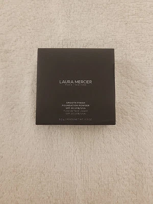 Laura Mercier Smooth Finish Foundation Powder Shade 5W1 14  0.3 oz - Image 1 of 2