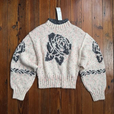 NUEVO CON ETIQUETAS Kimchi Azul Urban Outfitters 3 Caras Diseño Rosa Cuello Simulado Suéter Foto 1 de 4