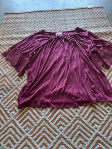 New York Laundry Magenta Blouse Plus Size 1X Short Sleeves - Picture 1 of 9