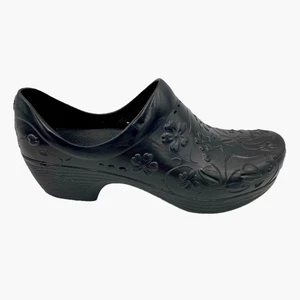 Zuecos Dansko Pixie negros florales en relieve goma EVA antideslizantes resistentes EE. UU. 11,5-12 UE 42 - Imagen 1 de 12