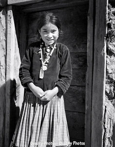 Niña Navajo 8,5x11" Impresión Fotográfica Ansel Adams Canyon de Chelle Monumento Nacional - Imagen 1 de 1
