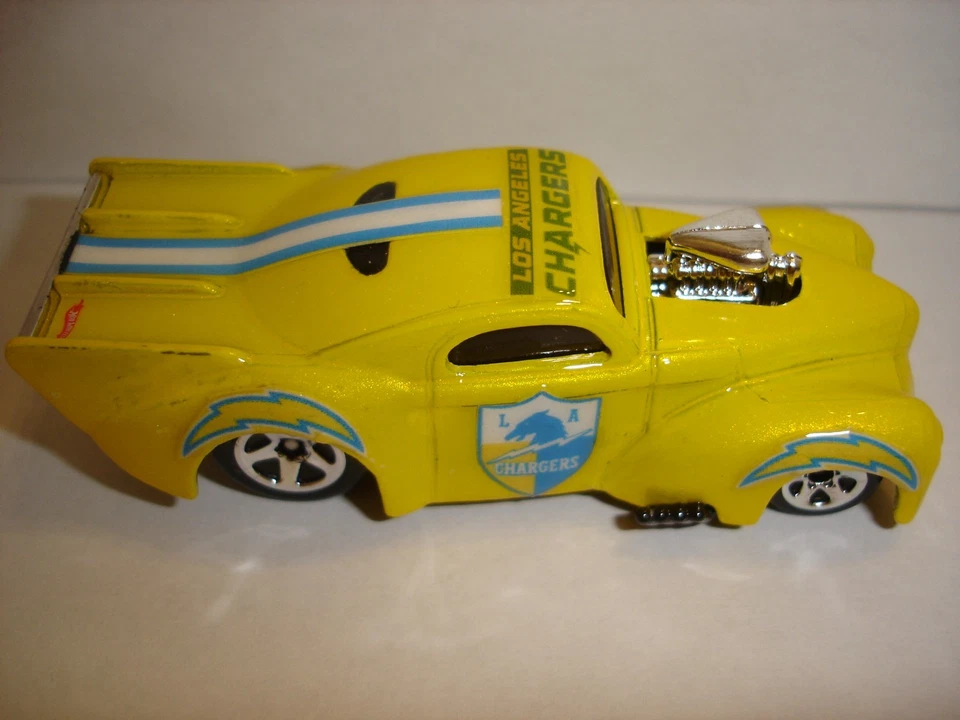 CARGADORES PERSONALIZADOS AMARILLOS DE LOS ANGELES 1941 WILLYS Foto 1 de 1