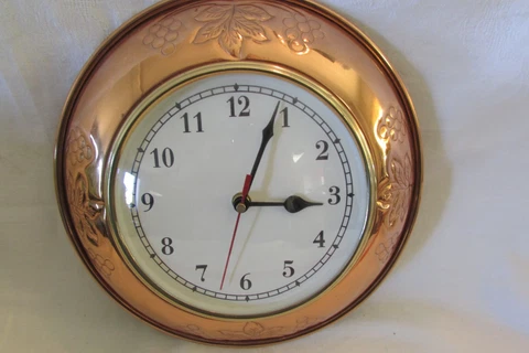RETRO ROUND ORNATE COPPER BATTERY OPERATED WALL CLOCK Cover