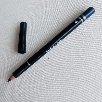 Lápiz delineador de ojos azul marino Givenchy Magic Khol # 16 uso prolongado sin manchas Foto 1 de 4