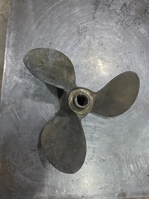 Hélice de latón antigua/de colección Michigan Prop 3 hojas SMC 58/830 eje tamaño 3/4  Foto 1 de 4