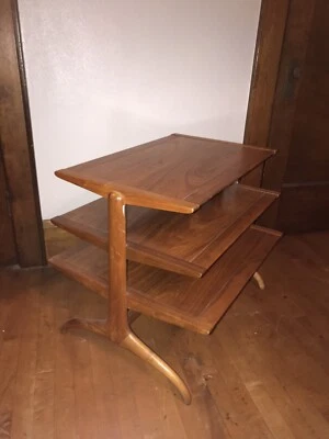 Mesa de revista Mid Century moderna de los años 50 Heritage Henredon cuerno patas árbol Foto 1 de 4
