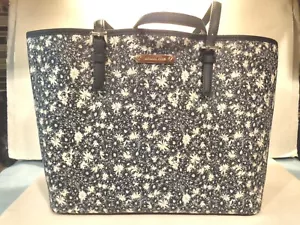 MICHAEL KORS LARGE JET SET BLUE WHITE FLORAL CARRYALL TOTE BAG - Picture 1 of 7