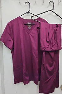Uniform Advantage Women's Scrub Value Stretch Set Size XL Top & Bottom - Wine - Picture 1 of 13