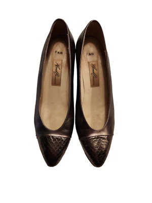 Amalfi Size 8.5 Womens Shoes Gold Leather Heels Pumps EUC - Image 1 of 4