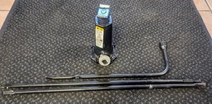 2003 GMC ENVOY JACK AND TOOL KIT - Bild 1 von 7