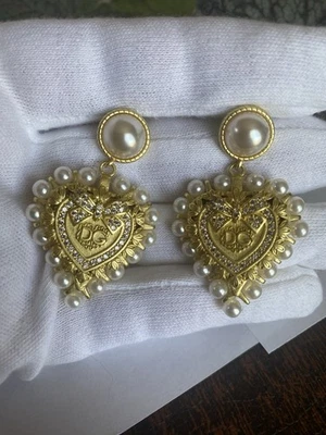 Brincos de coração com assinatura Dolce and Gabbana/DG-E-0023 - Imagem 1 de 4