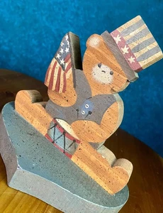 Figura de madera corazón azul pintado a mano osos bandera americana patriótica 4 de julio - Imagen 1 de 5