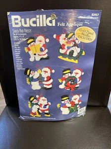 Bucilla Santa and Frosty Filz Weihnachtsschmuck Kit #83957 Neu/Versiegelt - Bild 1 von 3