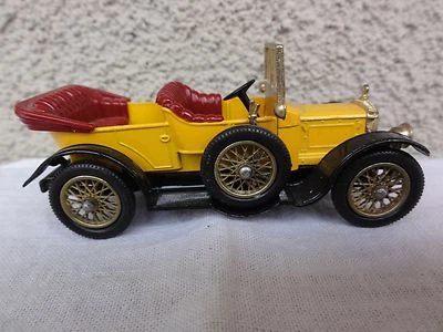 Matchbox Models of Yesteryear  -  1911 DAIMLER  -  Yellow - Image 1 of 4