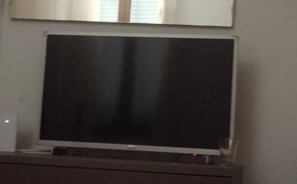 Philips PFS6855 32" FHD LED Smart TV - Argento Chiaro - Immagine 1 di 1