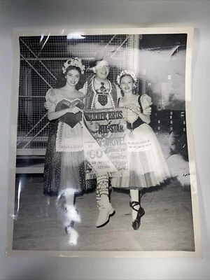 Foto vintage en blanco y negro de Milton Berle 8x10 1949 - Comunicado de prensa de Hollywood Foto 1 de 4