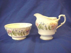 Paragon Creamer & open Sugar Bowl Flowers - Picture 1 of 3