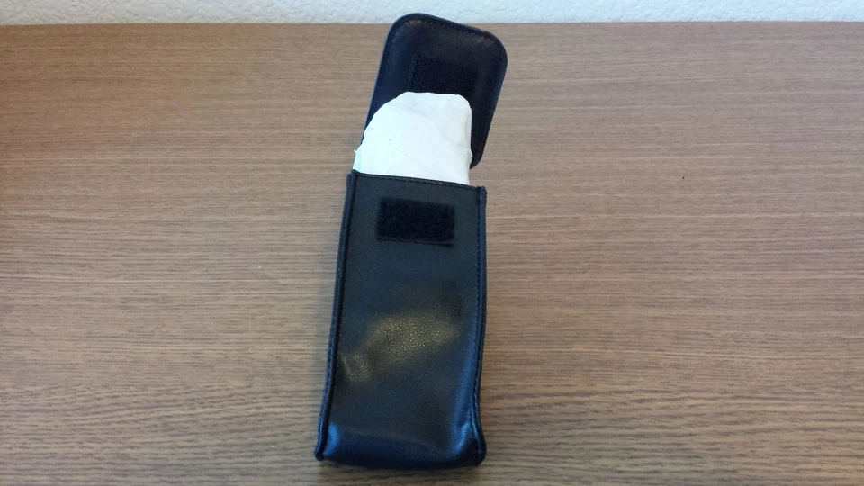 НЕМНОГО Б/У ПОДЛИННЫЙ MOTOROLA 120C ИЛИ АНАЛОГИЧНЫЙ МОБИЛЬНЫЙ ТЕЛЕФОН ЧЕХОЛ ДЛЯ ПЕРЕНОСКИ ЧЕРНЫЙ - Изображение 1 из 4