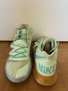 Nike Kyrie Irving 5 X SpongeBob SquarePants ‘Squidward’ Gr. US 16 / EU 50.5 - Bild 1 von 5