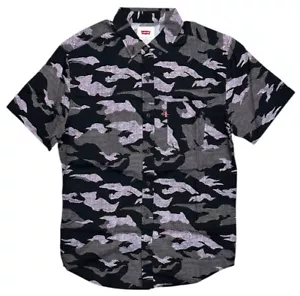 Levi's Men's Camarillo Black Purple Camo Short Sleeve Button Up Shirt in Small - Picture 1 of 3