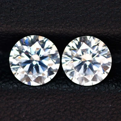 1.16 Ct VVS [2Pcs Pair] Brilliant Round Cut 5.5 MM White Color Less Moissanite - Image 1 of 4