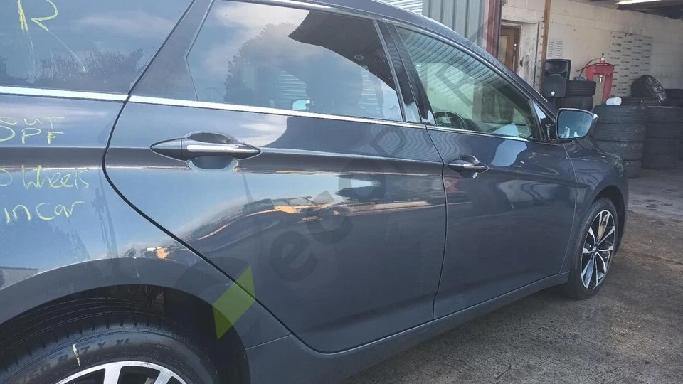 MK1 HYUNDAI I40 Right Rear Door ESTATE 770043Z000 - Image 1 of 4