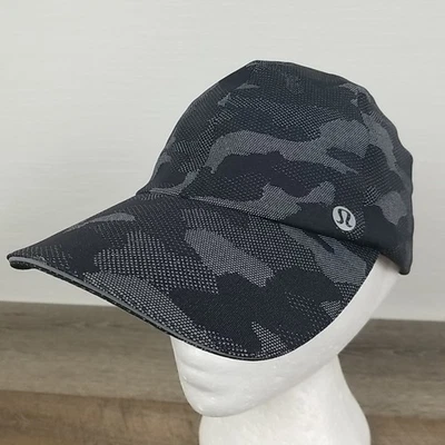 Sombrero para correr Lululemon rápido y gratis para hombre malla variada camuflaje negro, gris punteado Foto 1 de 4