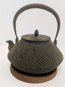 Antica Teiera Giapponese Nanbu Tekki Nero Tetsubin Dot Ghisa con Rivestimento - Foto 1 di 6