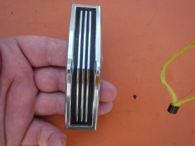 Nos 1964 64 Ford galaxie custom fender trim moulding Foto 1 de 4