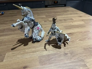 PAPO Fantasy World Weapon Master White Knight And Unicorn Horse Toy Figure - Picture 1 of 5