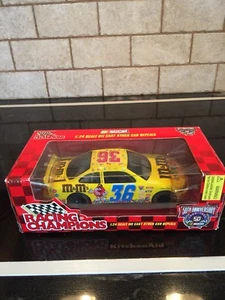 NASCAR 1:24 SCALE DIE CAST STOCK CAR REPLICA #36 NIB.M&M'S 50th Anniversary REDU - Photo 1 sur 11