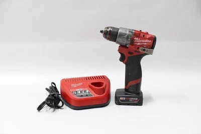 Milwaukee M12 COMBUSTIBLE 12V sin escobillas 1/2 pulgada. Kit de taladro percutor - 3404-20 Foto 1 de 4