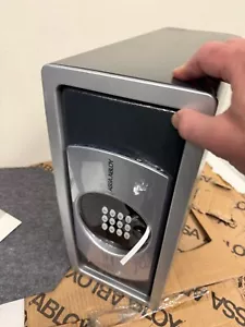 Caja fuerte digital en habitación Assa Abloy Elsafe Sentinel II SD49001 PH III con bisagras derechas - Imagen 1 de 9
