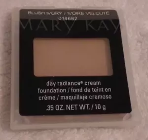 MARY KAY Day Radiance Cream Foundation .35 oz. Blush Ivory 014682 RARE NEW - Picture 1 of 3