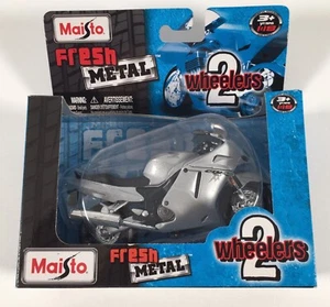 Maisto Fresh Metal 2 Wheelers Silver Blackbird detailliertes Maßstabsmodell 1:18 Fahrrad - Bild 1 von 8