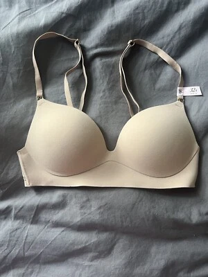 NWT gorgeous Victoria’s Secret Bra 32A - Image 1 of 2
