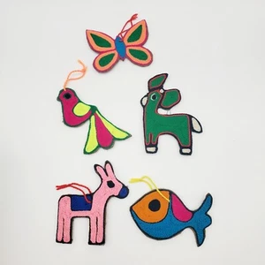 Mexican Huichol Folk Art Yarn Christmas Ornaments Set Of 5 Two Sided Animals - Picture 1 of 2